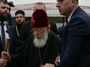 patriarqi-arCil-tatunaSvilis-ojaxSi-mivida
