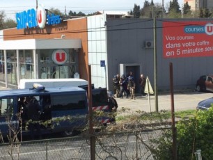 franguli-media-supermarketSi-sadac-mZevlebi-aiyvanes-erTi-adamiani-daiRupa
