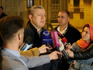 tyibulSi-eqvs-ojaxSi-glovaa-da-minda-kidev-erTxel-gamovxato-didi-gulistkivili