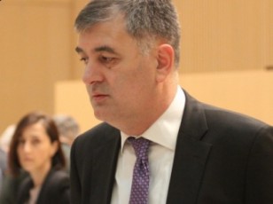gedevan-fofxaZes-umravlesobis-datovebaze-naCqarevi-gadawyvetileba-ar-unda-mieRo---moxaruli-viqnebi-Tu-is-gadaifiqrebs