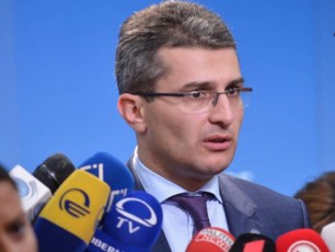 bunebrivia-rom-politsabWos-kandidatebis-SerCevis-dros-biZina-ivaniSvilTan-konsultaciebi-iyo