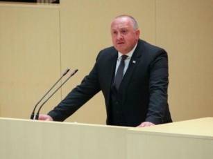 giorgi-margvelaSvilma-parlamentis-sxdomaTa-darbazi-datova