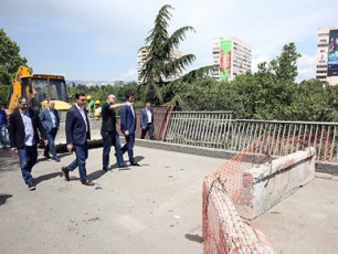 kaxa-kalaZem-Tamar-mefis-xidis-pandusze-mimdinare-sareabilitacio-samuSaoebi-daaTvaliera