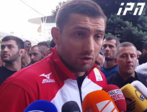 Cven-arc-erTi-nabijiT-ukan-ar-vixevT-da-vagrZelebT-brZolas-simarTlisTvis