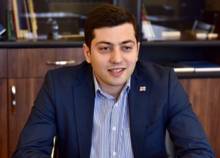 Cven-ar-unda-gagvikvirdes-biZina-ivaniSvilis-aqtiuri-monawileoba-yvela-mniSvnelovani-sakiTxis-ganxilvaSi-radgan-is-partiis-Tavmjdomarea