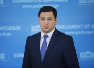 yvelas-interesia-maT-Soris-parlamentis-rom-xoravas-quCis-saqmis-gamoZieba-obieqturi-SedegebiT-dasruldes