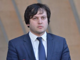 es-aris-sruliad-amoraluri-qmedeba-roca-xdeba-politikuri-qulebis-dawerisTvis-Tu-spekulaciebisTvis-aseTi-saqmis-gamoyeneba