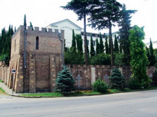 sapatriarqo-zaza-saraliZe-samarTlianad-aris-ganawyenebuli