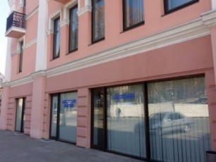 qarTuli-ocnebis-centralur-ofisSi-politsabWos-sxdoma-mimdinareobs