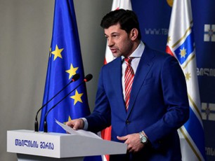 is-rom-dRes-metrosadgurebi-ar-muSaobs-da-ar-emsaxureba-mgzavrTa-gadayvanas-SeiZleba-Sefasdes-rogorc-SantaJi-sakuTari-Tanamoqalaqeebis-mimarT