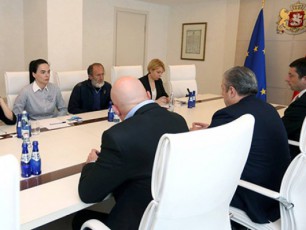 ar-minda-gqondeT-SegrZneba-rom-saxelmwifom-gagriyaT-da-uars-ambobs-komunikaciaze