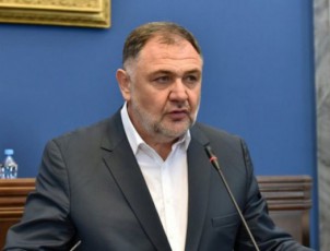 biZina-gegiZe-gundi-miiRebs-gadawyvetilebas