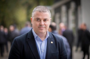 iyo-saubari-ekonomikur-sakiTxebze-vinaidan-am-TemasTan-dakavSirebiT-ramdenime-maCvenebeli-siRrmiseul-analizs-saWiroebs