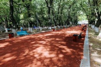 TbilisSi-uaxloes-momavalSi-ori-axali-parki-gaSendeba
