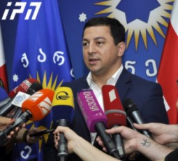 2012-wlis-agvistoSi-nacionaluri-moZraobis-dafinanseba-mamuka-baxtaZis-gadawyvetileba-ar-iyo
