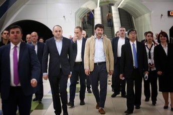 aziis-ganviTarebis-bankis-prezidentma-takehiko-nakaom-metrosadguri-saxelmwifo-universiteti-daaTvaliera