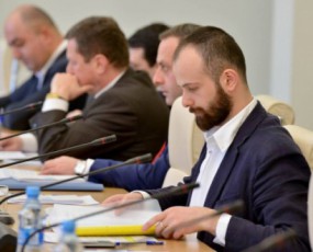 xelisuflebis-mxridan-gonivruli-nabiji-iqneba-Tu-iusticiis-ministris-portfels-Tea-wulukianis-magivrad-sxvas-Caabareben