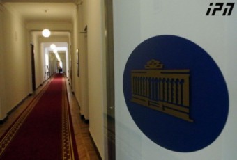 dRes-ministrobis-kandidatebis-mosmena-daiwyeba