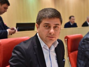 kviraSi-erTxel-Tqven-ar-dadixarT-parlamentSi-da-premier-ministri-rogor-ivlis