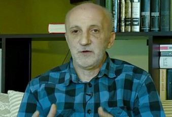 Tea-wulukiani-xdeba-ganxeTqilebis-vaSli-Rirseuli-adamiani-am-viTarebaSi-TviTon-unda-midiodes-Tanamdebobidan
