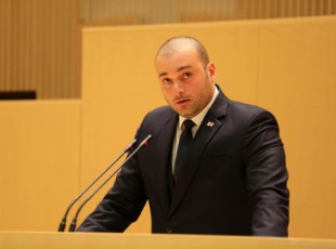 mamuka-baxtaZe-mTavrobaSi-struqturul-cvlilebebs-mTavrobis-dRevandel-sxdomaze-waradgens