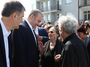 CemTvis-nacnobia-is-tkivili-rasac-Tqven-grZnobT---bavSvobis-didi-nawili-oCamCireSi-maqvs-gatarebuli-da-kargad-vici-Tu-ras-niSnavs-es-yvelaferi