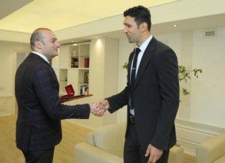 mamuka-baxtaZem-zaza-faCulias-sportis-raindis-wodeba-mianiWa