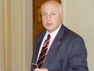 gigi-wereTelma-euTo-s-saparlamento-asambleis-sesiaze-saqarTvelos-okupirebul-regionebSi-arsebul-viTarebaze-isaubra
