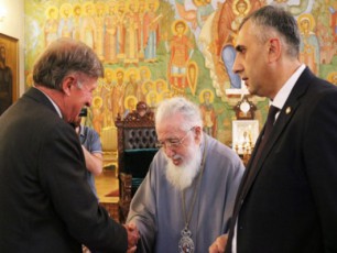 ilia-meorem-ianoS-hermans-sTxova-momavalSic-gaagrZelos-Cveni-qveynis-mxardaWera