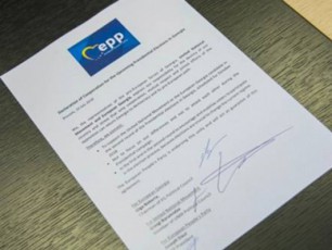 evropuli-saqarTvelo-da-nacmoZraoba-SeTanxmdnen-rom-meore-turSi-gasul-erTmaneTis-saprezidento-kandidats-mxars-dauWeren