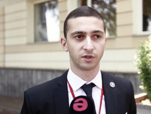 mkvlelobis-dros-malxaz-kobauri-nasvami-iyo-faruli-miyuradebisas-man-iseT-detalebze-isaubra-romelic-mis-danaSaulze-miuTiTebda