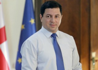 kiTxvebi-romelsac-dRes-prezidenti-svams-pasuxgacemulia-Tavad-giorgi-kvirikaSvilis-mxridan