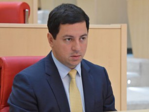 mindelis-maRaro-unda-daixuros-vidre-usafrTxoebis-Tanamedrove-standarti-ar-iqneba-miRweuli
