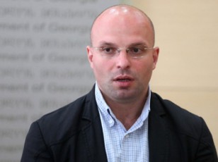 imdenad-damoukidebeli-viqnebi-ramdenadac-es-garantirebuli-da-uzrunvelyofilia-saqarTvelos-konstituciiT