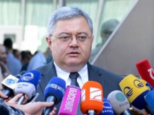 ra-standartiTac-sakuTar-Tavs-partiebs-uwodeben-SemiZlia-giTxraT-rom-18-20-partia-ukve-mxars-miWers-da-kidev-9-10-emzadeba-mxardasaWerad