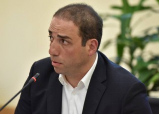 megona-rom-sagamoZiebo-komisiaze-ufro-met-kiTxvas-saqmis-SinaarsTan-da-sxvadasxva-faqtobriv-garemoebebTan-dakavSirebiT-damisvamdnen
