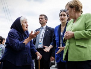 angela-merkeli-instagramze-sofel-oZisSi-gadaRebul-fotoebs-aqveynebs