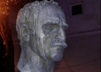 TbilisSi-merab-kostavas-biusts-saRebavi-gadaasxes