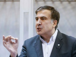 am-qalis-fexqveS-unda-iwvodes-miwa-es-aris-Cveulebrivi-moRalate