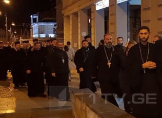 sapatriarqoSi-gamarTuli-Sexvedris-Semdeg-sasuliero-pirebi-Tbilisis-sakrebulosTan-parakliss-gadaixdian