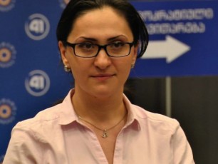 salome-zurabiSvils-Tavs-esxmian-uRirsi-formebiT-rac-rbilad-rom-vTqvaT-aris-Zalian-amoraluri
