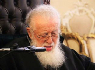 patriarqi-RvTismsaxurebs-arakoreqtuli-da-politikuri-Sinaarsis-gancxadebebis-gamo-akritikebs