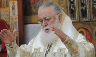 xSirad-mobrZandiT-didubis-wminda-taZarSi-da-yovladwminda-RvTismSobeli-Seismens-Tqvens-locvebs
