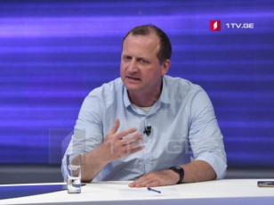 zurab-jafariZe-axalgazrdobas-am-tipis-eklesiisgan-maTi-ojaxebisgan-da-ganaTlebis-sistemisgan-dacva-sWirdeba