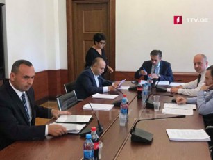 prezidentsa-da-premiers-uflebamosilebis-gasvlis-Semdeg-saxelmwifo-dacva-mxolod-erTi-wliT-SeunarCundebaT-es-gavrceldeba-yofil-prezidentebsa-da-premierebzec