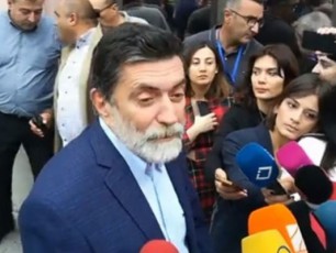 nukri-qanTaria-serialSi-romelsac-r2-warmogvidgens-amis-Semdeg-noviCokiT-unda-moiwamlos-zaza-oquaSvili-londonSi