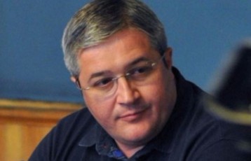 givi-TargamaZe-nacionalur-moZraobas-mimarTavs---murman-dumbaZe-Tqvens-janSi