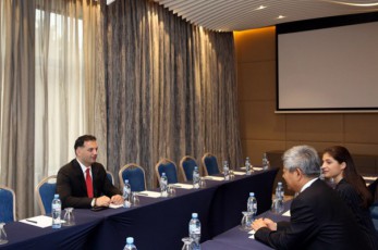 ilia-eloSvili-saqarTvelo-CineTis-investirebisa-da-TanamSromlobis-seminars-daeswro