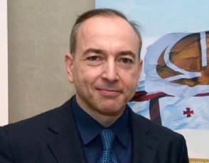 zaza-oquaSvili-arc-biujetSi-ixdis-Tanxas-da-arc-televiziis-TanamSromlebs-uxdis-xelfass