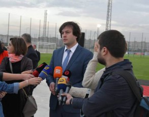 xedavdiT-Tu--ramdenad-irRveoda-Jurnalisturi-eTikis-standartebi-am-diskusiis-warmarTvis-dros-rac-aris-Zalian-samwuxaro